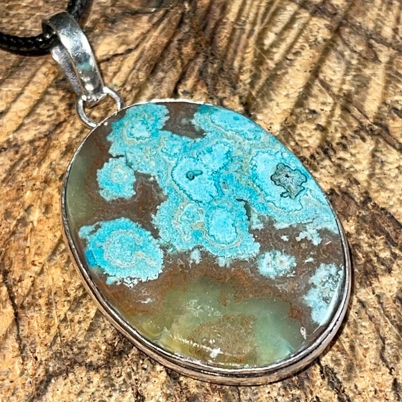 Crazy Lace Agate Crystal Pendant 2” - Picture 10 of 13